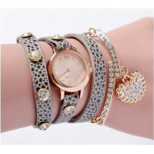 Yxl-400 2016 New Fashionable Leopard Weave Wrap Rivet Leather Bracelet Watch for Women Quartz Diamond Wrist Watch